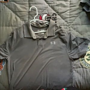 Under armpit gold t shirt